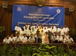 Buka Puasa Bersama Keluarga Besar PT Jaya Arnikon Ramadhan 1437H